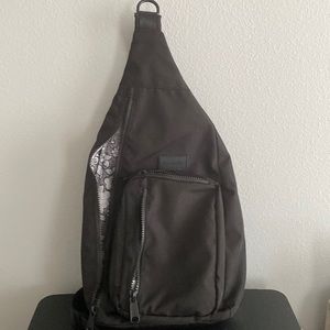 Vera Bradley sling bag